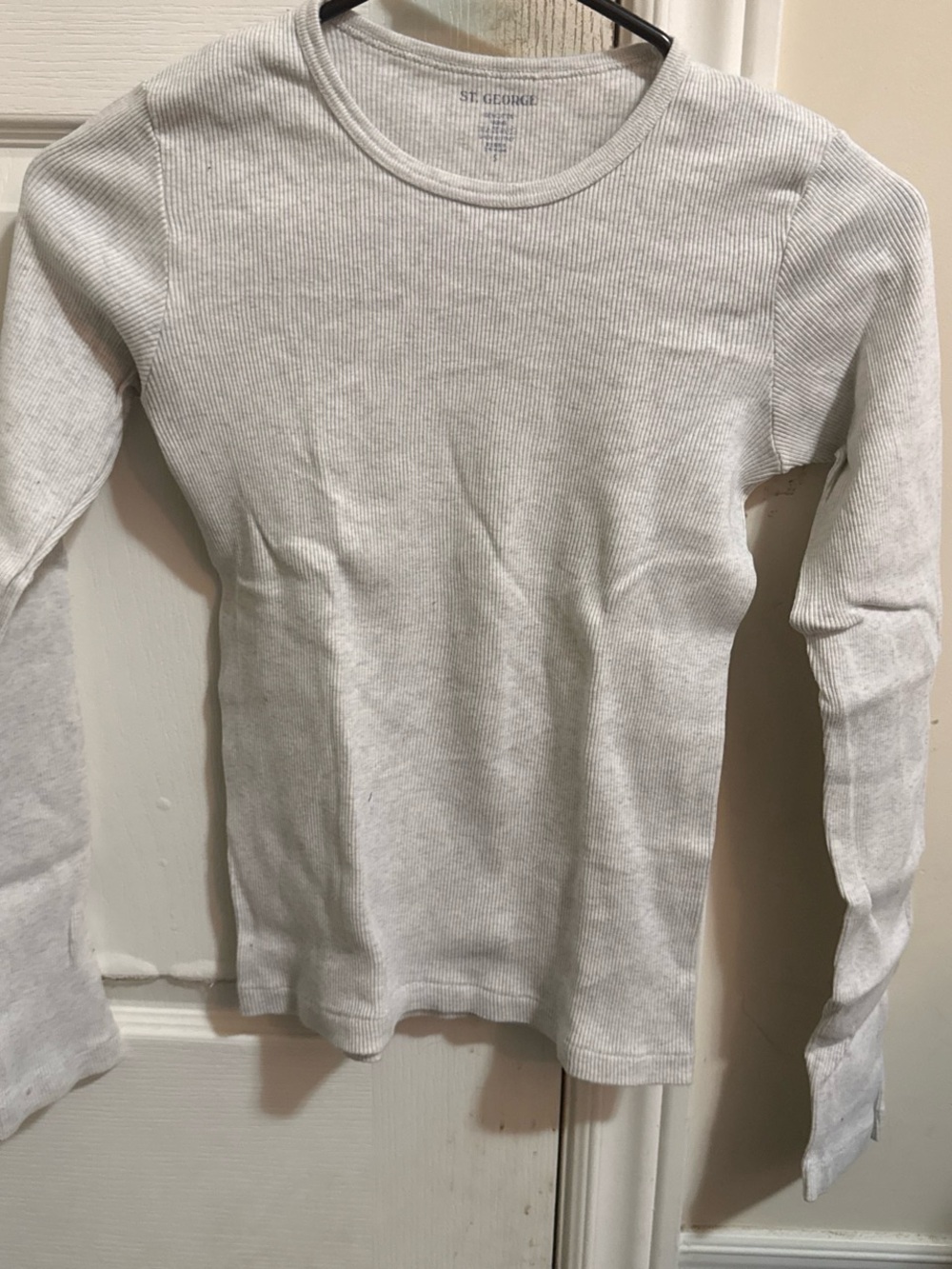 Brandy Melville Light Gray Ribbed Long-Sleeve Tee